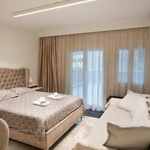 https://ag-sofias-pedestrian-area-luxury-ap-big-balcony.hotels-of-thessaloniki.com